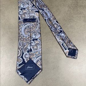 Brioni neck tie